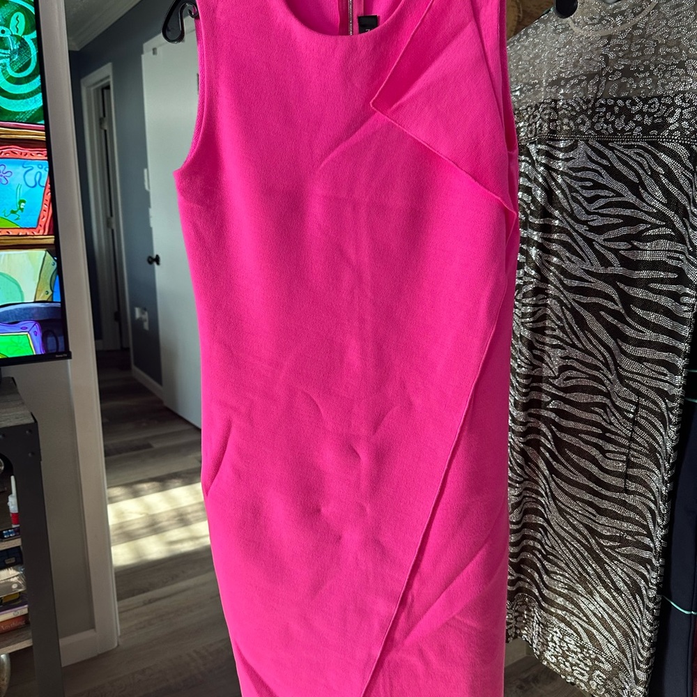 Elegant Pink Sleeveless Dress